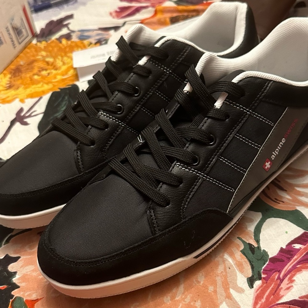 Alpine Swiss Mens Stefan Suede Trim Retro Fashion Sneakers size 15